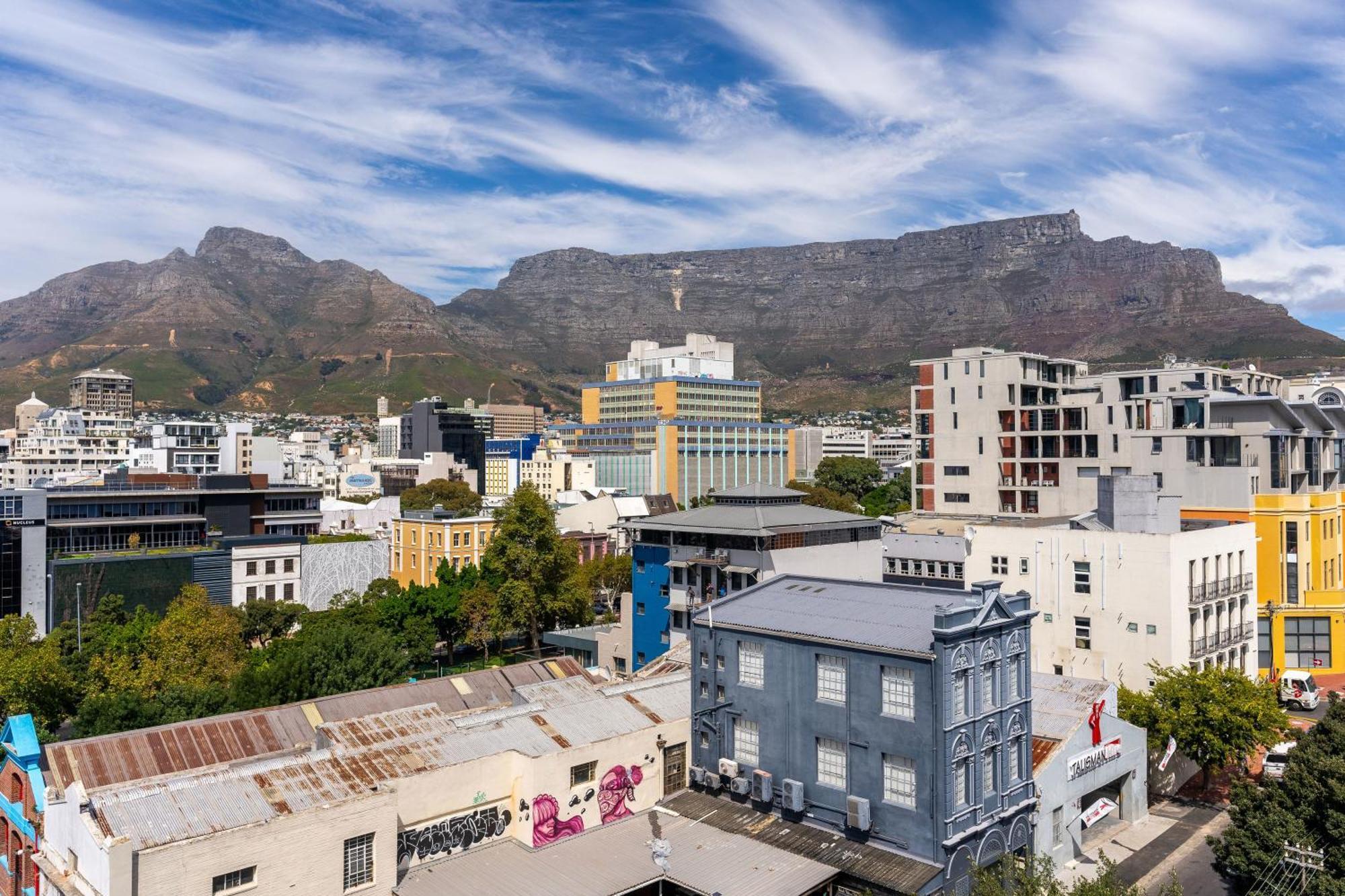 The Rose 604: With Rooftop Pool Apartment *