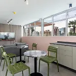 The Rose 604: Central Studio With Rooftop Pool