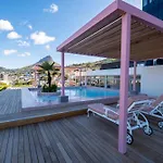 The Rose 604: Central Studio With Rooftop Pool
