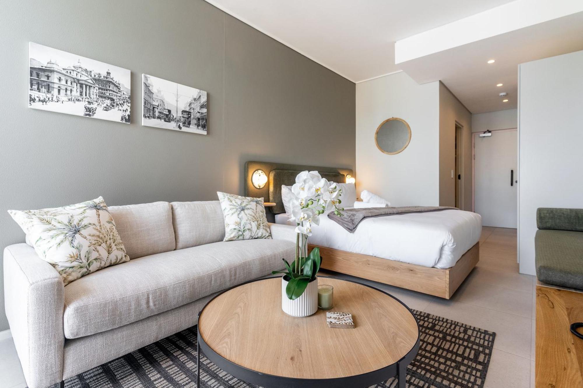 The Rose 604: With Rooftop Pool