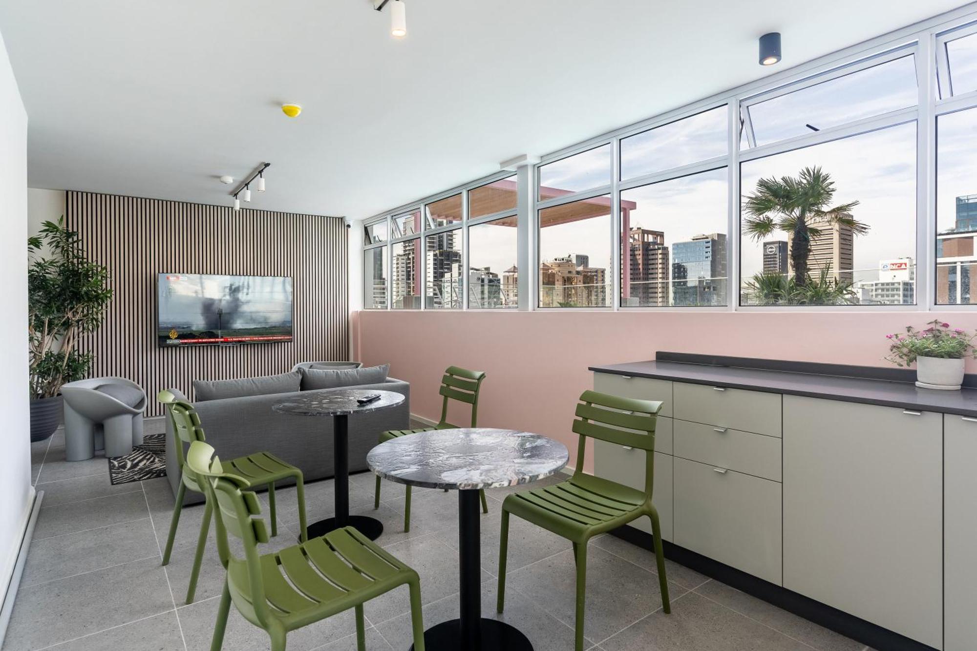 The Rose 604: With Rooftop Pool
