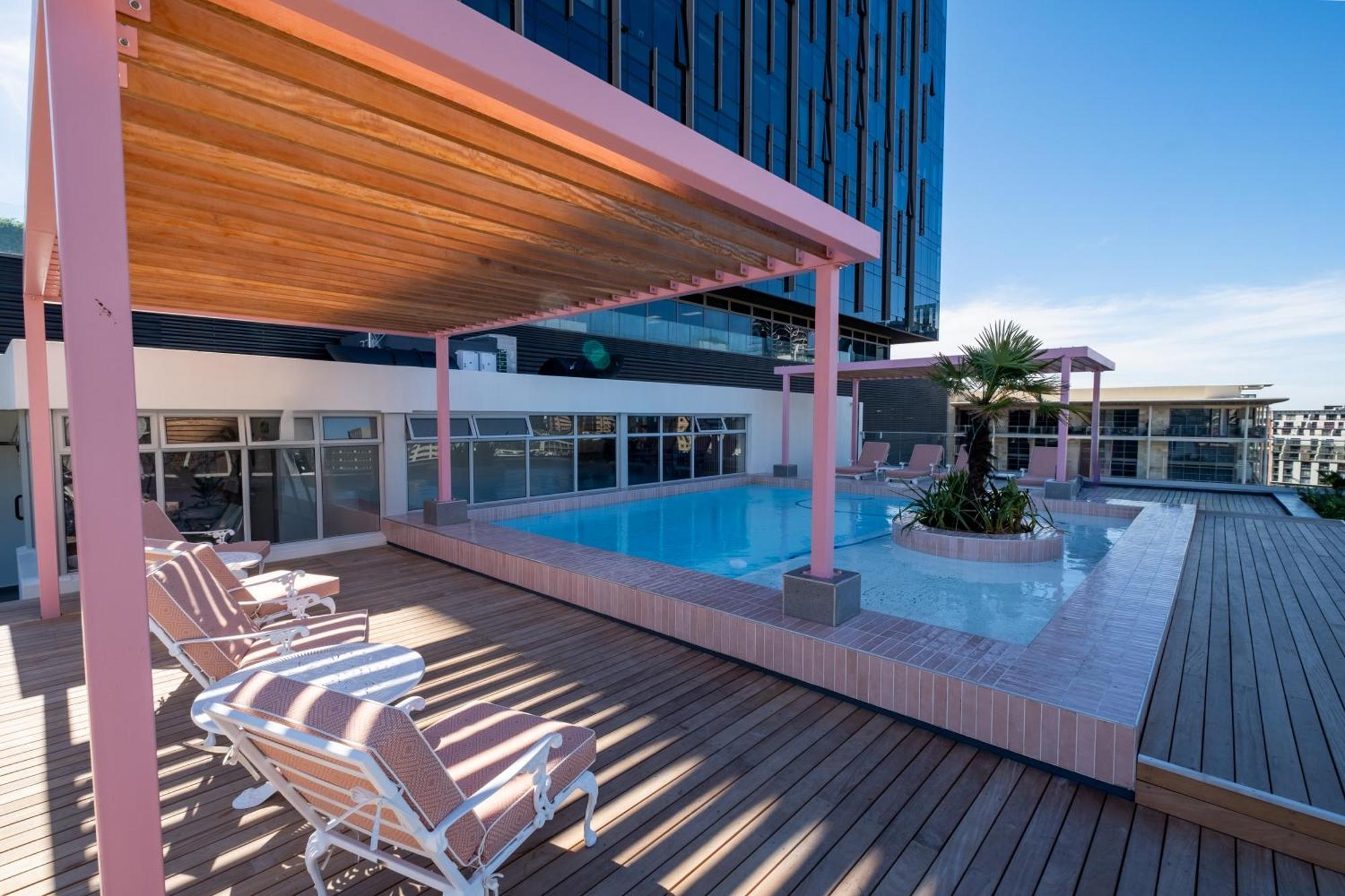 The Rose 604: With Rooftop Pool *