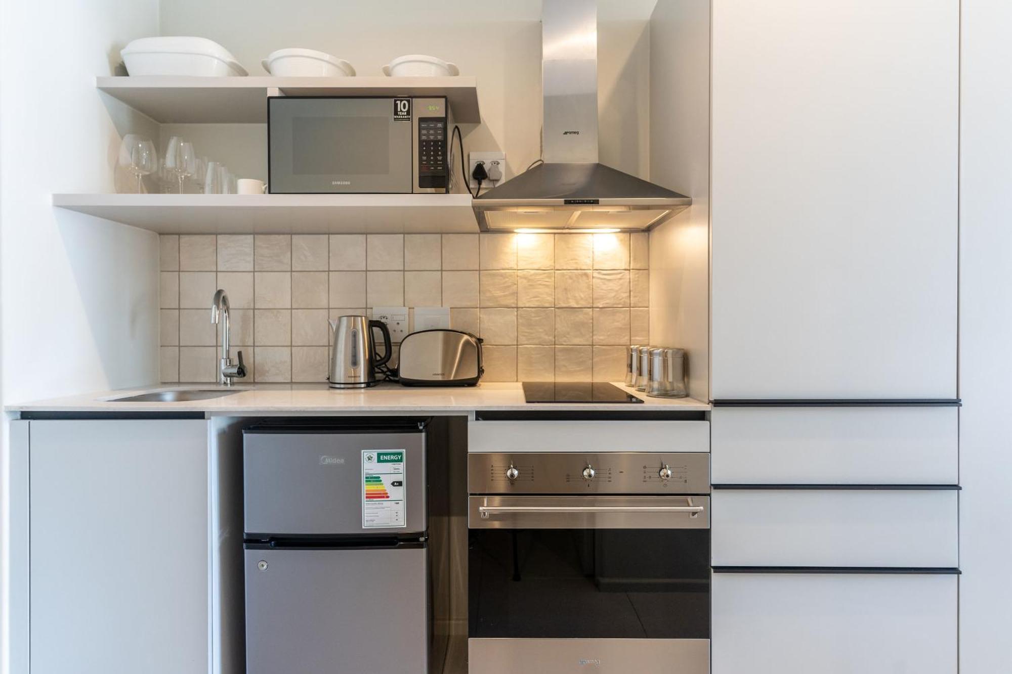 The Rose 604: With Rooftop Pool Apartment *