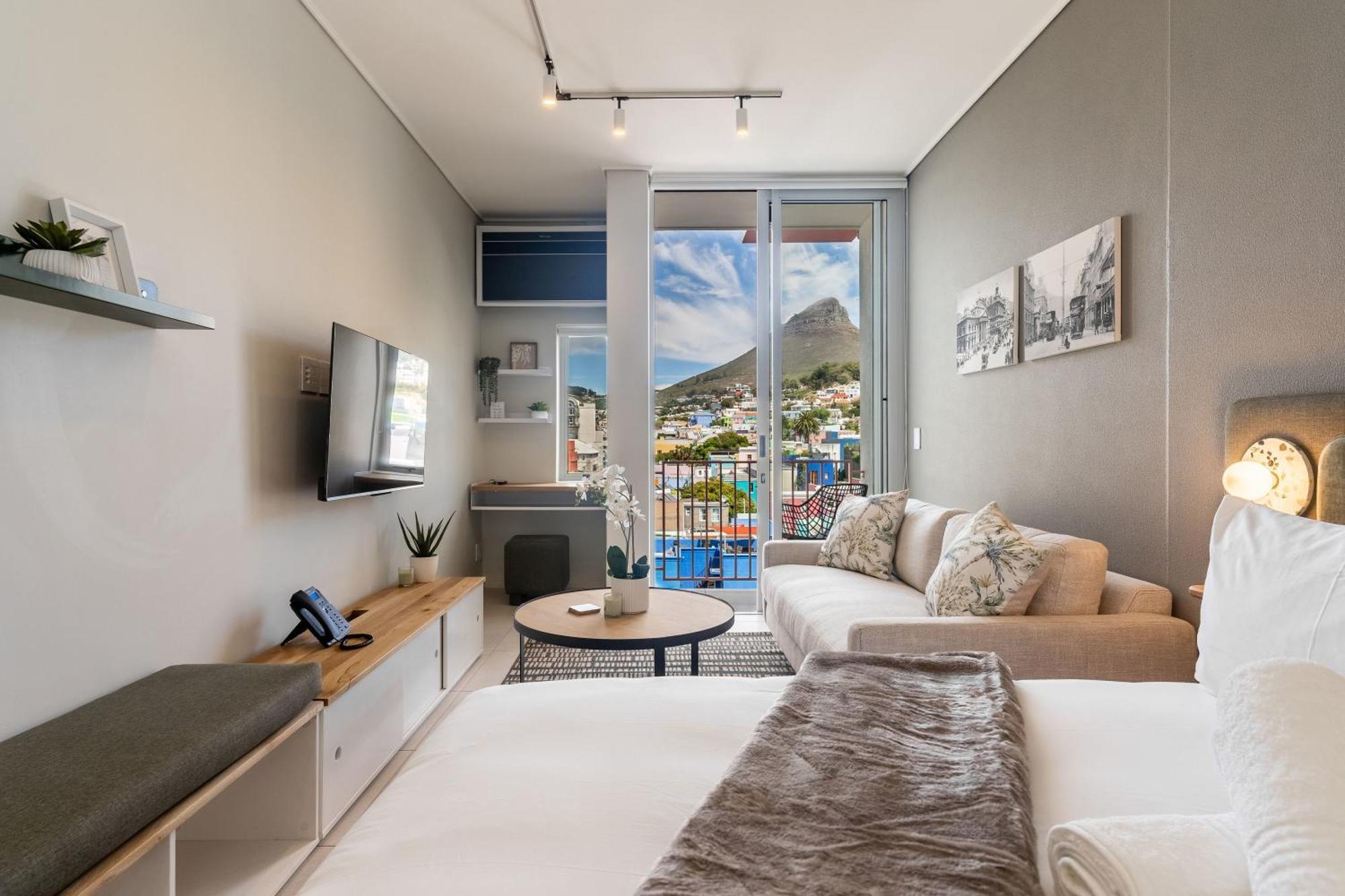 The Rose 604: With Rooftop Pool Cape Town
