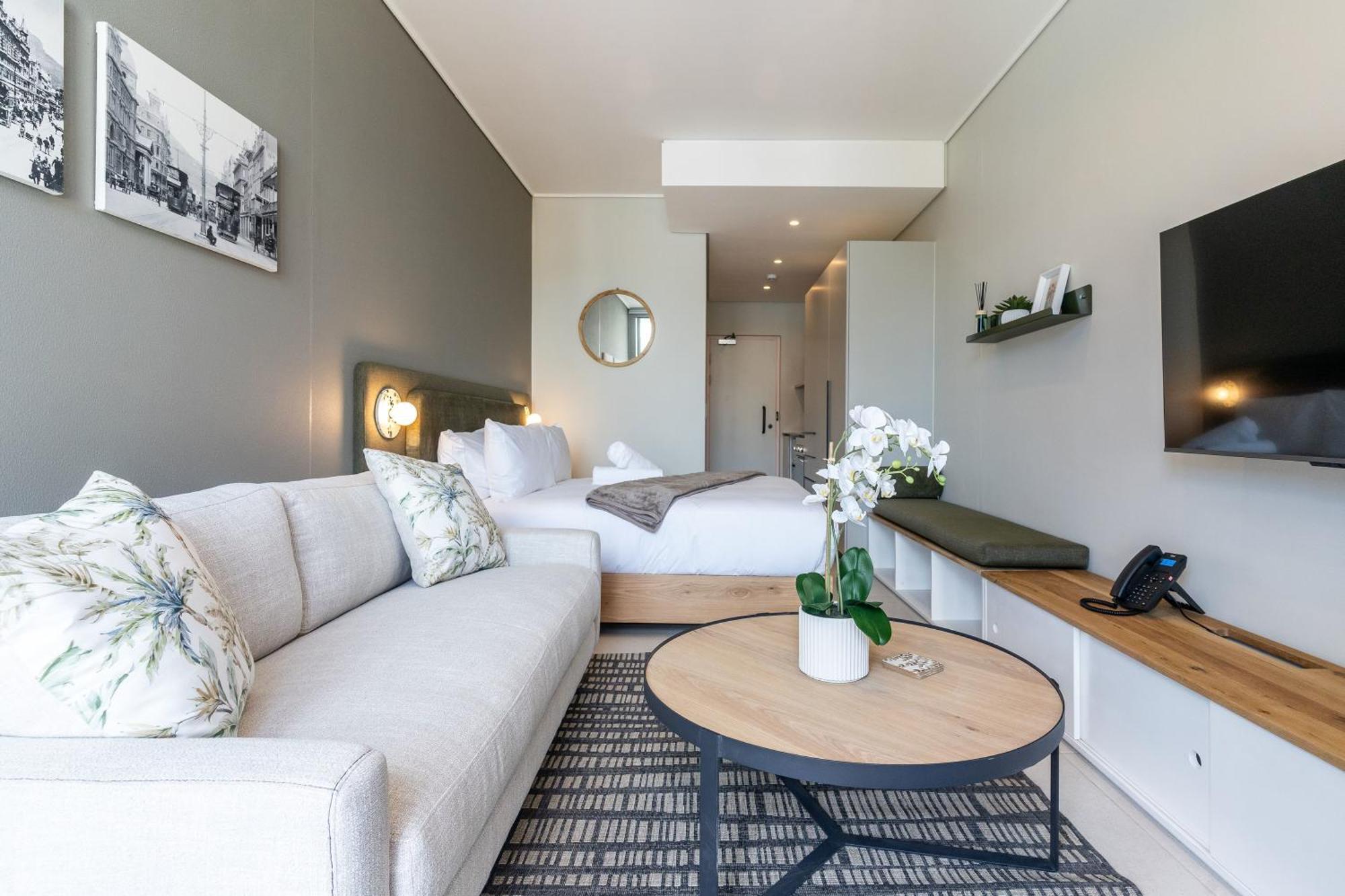 The Rose 604: With Rooftop Pool * Cape Town